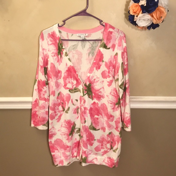 Isaac Mizrahi Live Button Floral 